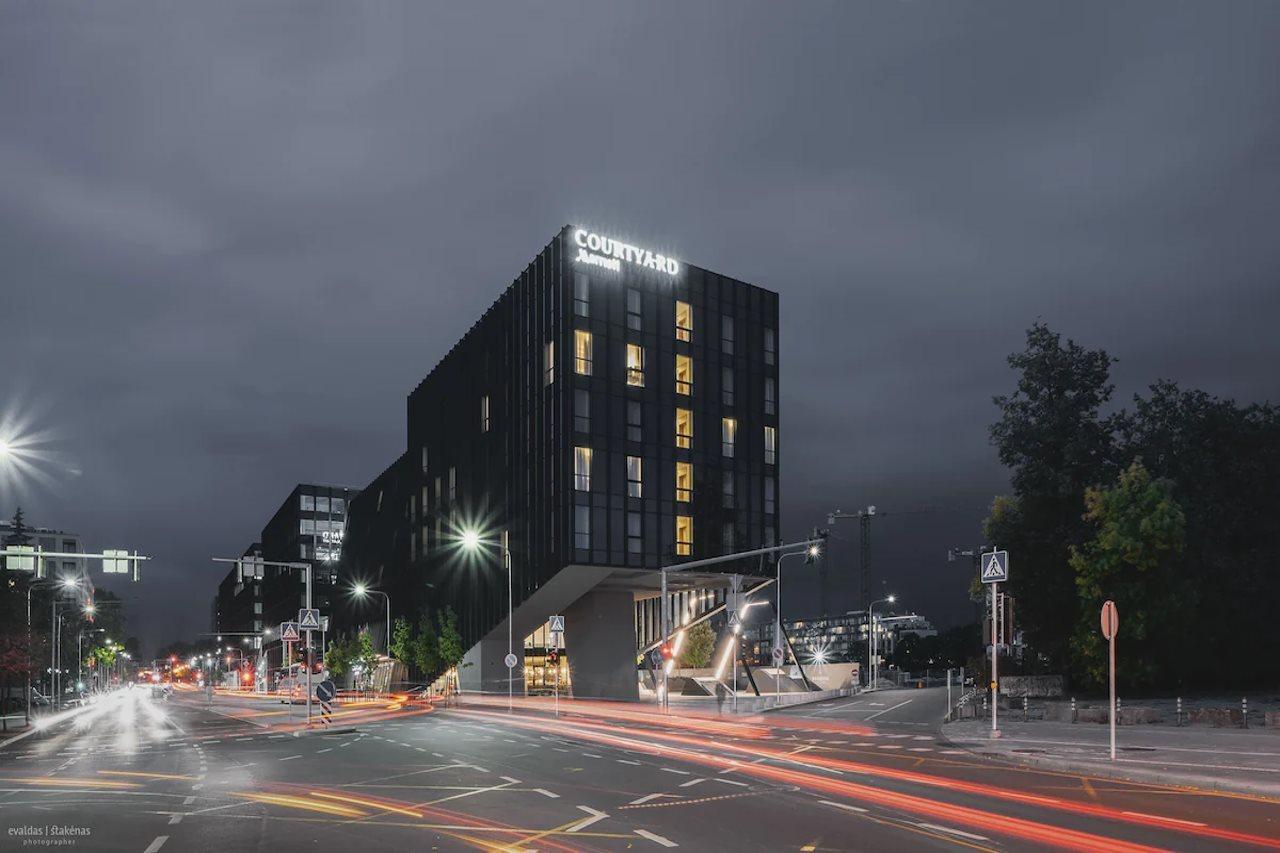 Courtyard By Marriott Vilnius City Center Exterior photo