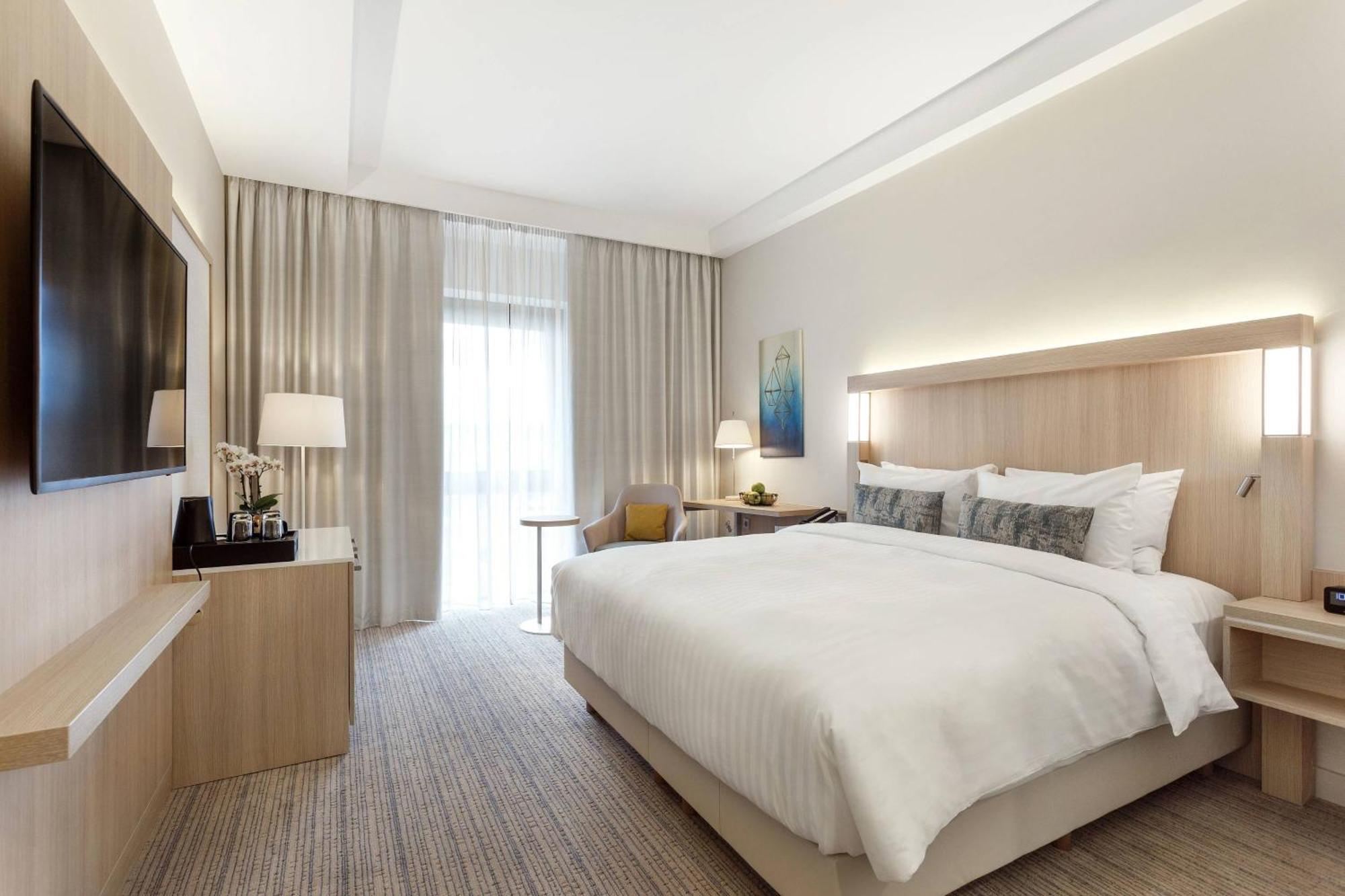 Courtyard By Marriott Vilnius City Center Exterior photo