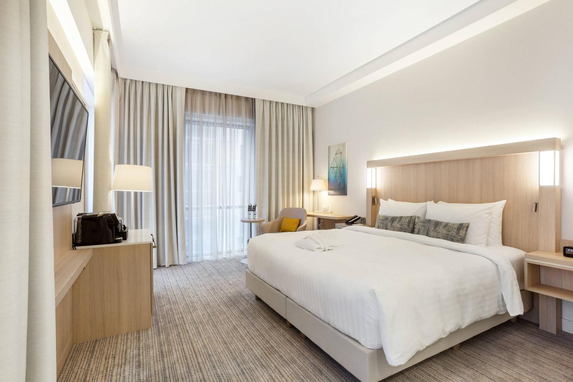 Courtyard By Marriott Vilnius City Center Exterior photo