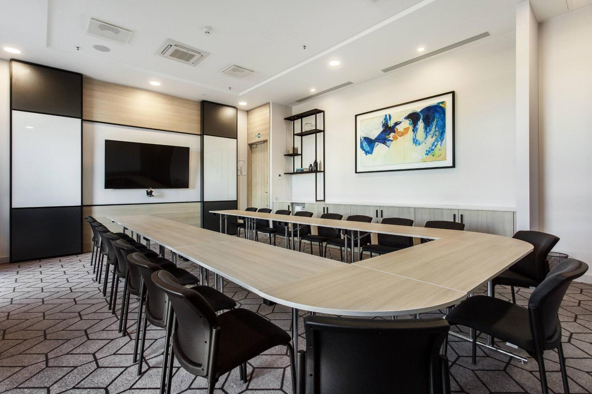 Courtyard By Marriott Vilnius City Center Exterior photo