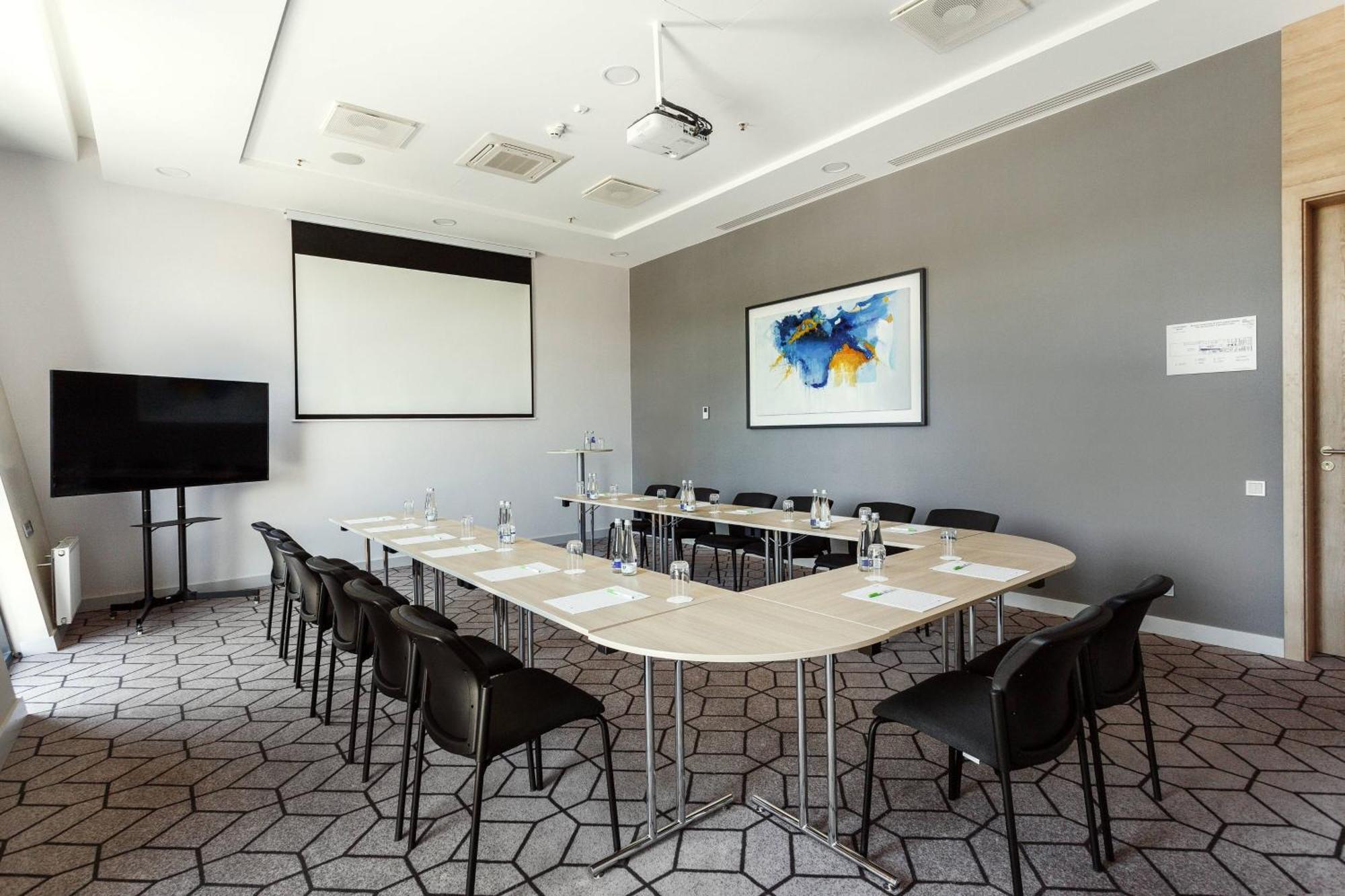Courtyard By Marriott Vilnius City Center Exterior photo